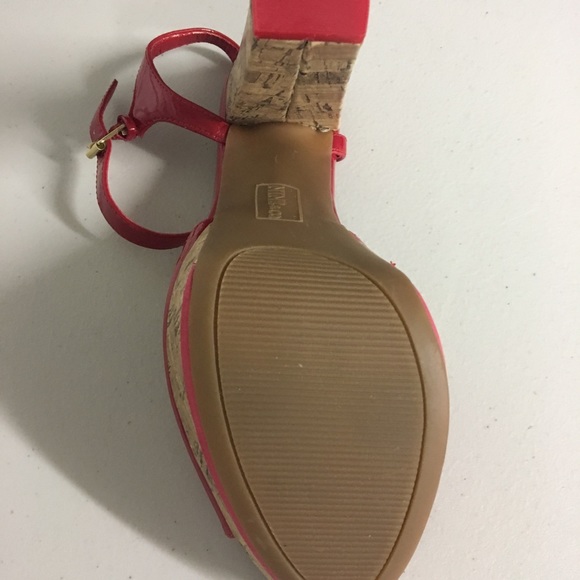 Nine & Co. Sizzling Hot Red Patient Leather Heeled Sandals NWOB - Picture 4 of 4